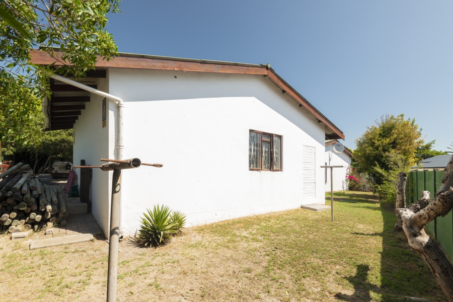 3 Bedroom Property for Sale in Middedorp Western Cape